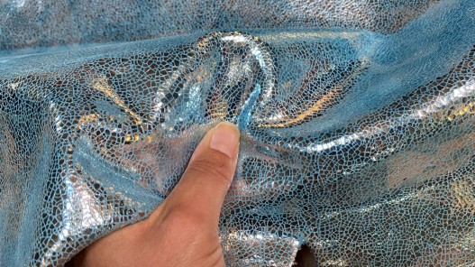 Peau de cuir de veau effet strass métallisé bleu turquoise - maroquinerie - Cuir en stock