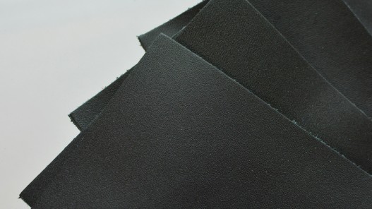 Lot de morceaux de cuir rectangulaire - noir lisse mat - maroquinerie - Cuir en stock