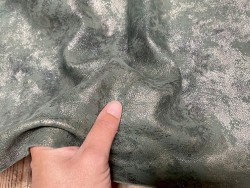 Demi peau de veau nubuck vert forêt métallisé - maroquinerie - ameublement - cuir en stock