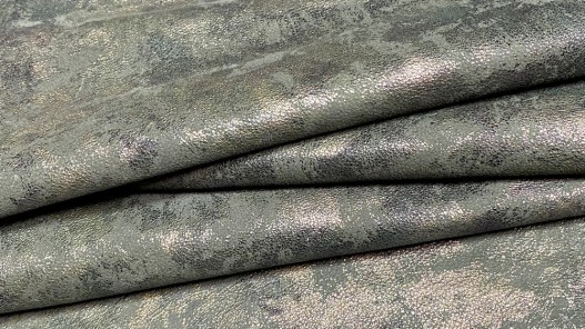 Demi peau de veau nubuck vert forêt métallisé - maroquinerie - ameublement - Cuir en stock