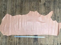 Demi peau de cuir de veau - effet matelassé - rose - maroquinerie - accessoire - bijou - cuir en stock