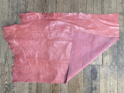 Grand morceau de cuir de veau pullup rose - maroquinerie - cuir en stock