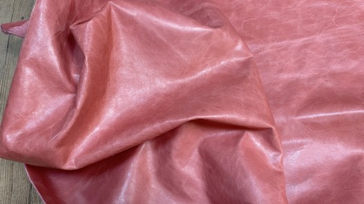 Grand morceau de cuir de veau pullup rose - maroquinerie - Cuirenstock