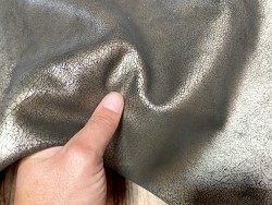 Peau de cuir de chèvre métallisée craquelée or gold mat - maroquinerie - cuir en stock