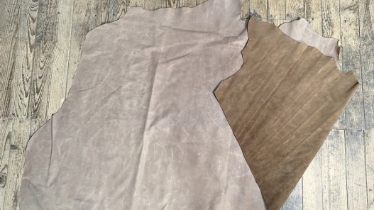 Demi-peau de cuir de vachette ciré pullup beige sable - maroquinerie - cuir en stock