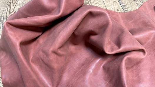 Demi-peau de cuir de vachette ciré pullup rouge brique - maroquinerie - Cuirenstock