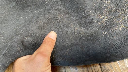 Demi peau de veau nubuck noir grain croco métallisé - maroquinerie - cuir en stock