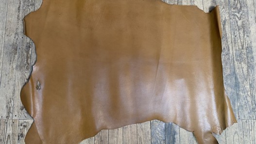 Peau de cuir de porc brun camel - maroquinerie - Cuir en stock