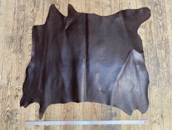 Peau de cuir de porc brun chocolat - maroquinerie - cuir en stock