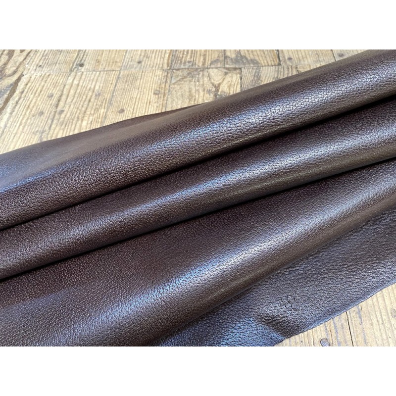 Peau de cuir de porc brun chocolat - maroquinerie - Cuirenstock Peau de cuir de porc brun chocolat - maroquinerie - Cuirenstock