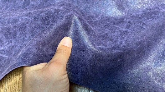 Peau de cuir de chèvre effet vieilli bleu outremer - maroquinerie reliure accessoire - cuir en stock