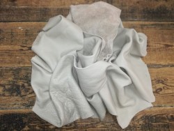 Chutes de cuir vache gris perle - souple et au kilo - Cuirenstock