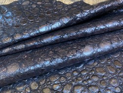 Peau de cuir de mouton bullé - noir métallisé bordeaux - maroquinerie - Cuir en Stock