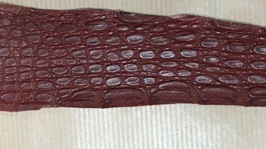 peau de cuir de crocodile couleur brique maroquinerie bijoux cuirenstock