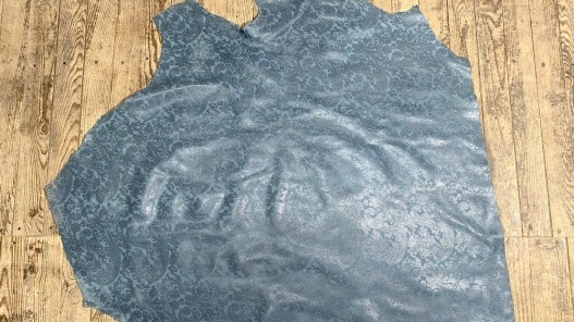 Peau de veau nubuck bleu jeans motif cachemire - maroquinerie - Cuir en stock