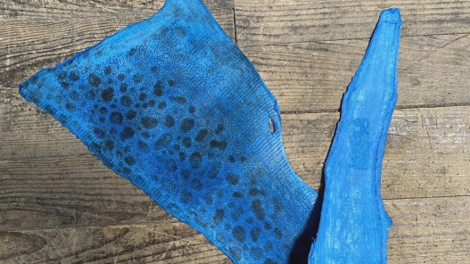 Peau de cuir de poisson - Loup de mer - Cuir marin - bleu cyan - cuir en stock