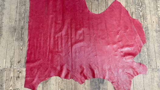 Demi peau de cuir de veau grain façon serpent - rose framboise - maroquinerie - Cuir en Stock