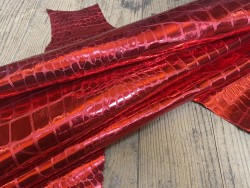 Demi peau de cuir de veau métallisé rouge grain façon croco - maroquinerie - Cuir en Stock