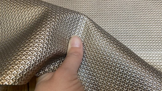 Demi-peau de veau effet gaufré métallisé argent - maroquinerie - cuir en stock