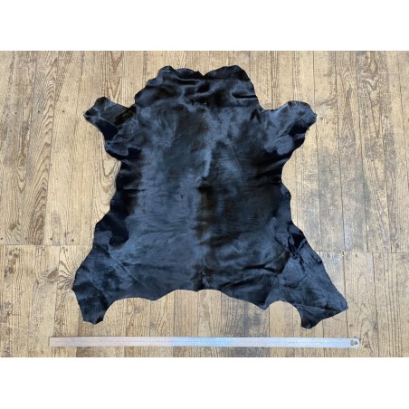 Peau de veau en poil noir - Cuir en Stock