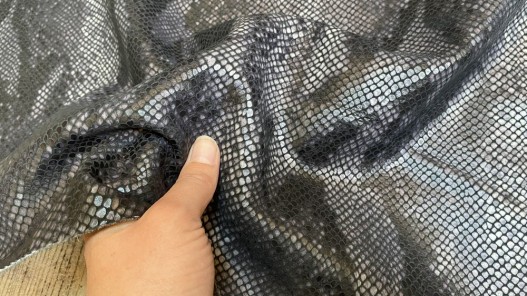 Demi-peau de veau grain serpent gris anthracite - maroquinerie - Cuir en stock