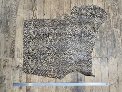 Détail peau de cuir de veau façon léopard beige - maroquinerie - Cuir en stock