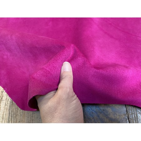 Peau de porc velours rose magenta - maroquinerie - vêtement - cuir en stock