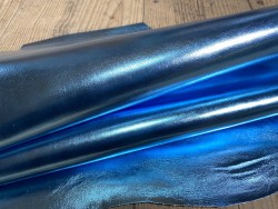 Peau de cuir de chèvre métallisé bleu ciel - maroquinerie - Cuir en Stock
