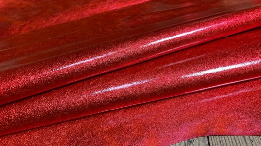Peau de cuir de chèvre métallisé glossy rouge cerise - maroquinerie - Cuir en Stock