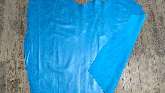Peau de veau velours métallisé nacré bleu - maroquinerie - Cuirenstock