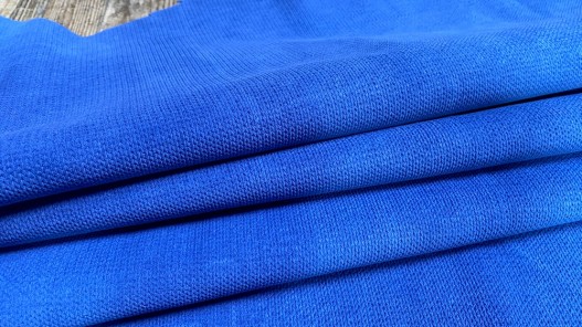 Peau de veau velours imprimé façon tricot bleu - maroquinerie - Cuir en Stock