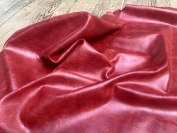 Peau de veau velours métallisé nacré rouge - maroquinerie - Cuir en Stock