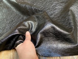 Peau de cuir de kangourou noir satiné - maroquinerie - cuir en stock