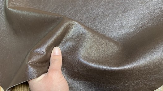 Peau de cuir de kangourou brun mat - maroquinerie - cuir en stock