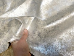 Peau de veau velours métallisé nuancé argent - maroquinerie - Cuir en stock