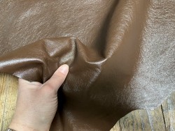 Peau de cuir de kangourou brun satiné - maroquinerie - cuir en stock