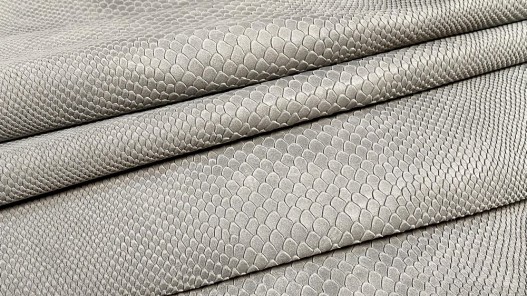 Peau de veau velours imprimé façon serpent gris perle - maroquinerie - Cuir en Stock
