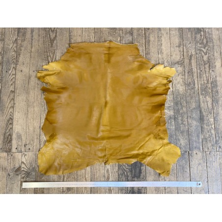 Peau de veau en poil jaune moutarde - décoration - maroquinerie - accessoire - Cuir en Stock