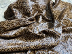 Demi-peau de vache en poil tacheté brun et noir - décoration - maroquinerie - accessoire - Cuir en stock