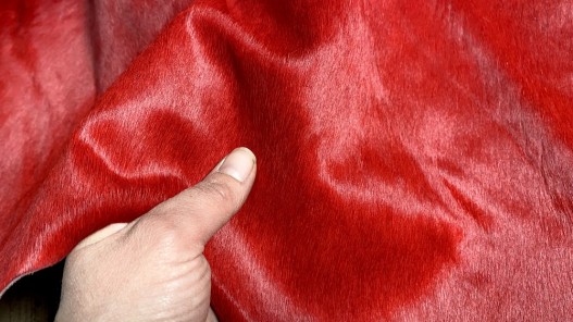 Demi-peau de vache en poil rouge - décoration - maroquinerie - accessoire - Cuirenstock