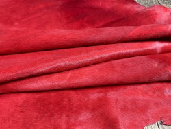 Demi-peau de vache en poil rouge - décoration - maroquinerie - accessoire - Cuir en stock