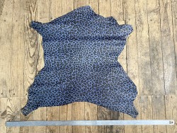 Peau de cuir de chèvre imprimée façon léopard bleue - maroquinerie - cuir en stock