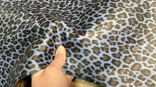 Peau de cuir de chèvre imprimée façon léopard bleue - maroquinerie - Cuir en stock