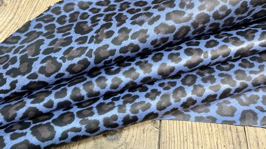 Peau de cuir de chèvre imprimée façon léopard bleue - maroquinerie - Cuir en Stock