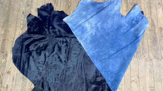 Demi-peau de vache en poil bleu nuit - décoration - maroquinerie - accessoire - cuirenstock