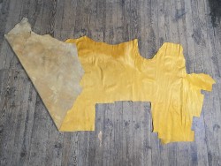 Demi-peau de vache en poil jaune - décoration - maroquinerie - accessoire - Cuirenstock