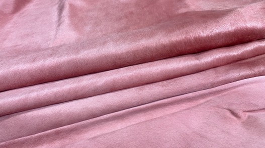 Demi-peau de vache en poil rose - décoration - maroquinerie - accessoire - cuirenstock
