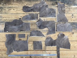 Chutes de cuir de vache poil - motif chevrons brun - maroquinerie - Cuirenstock