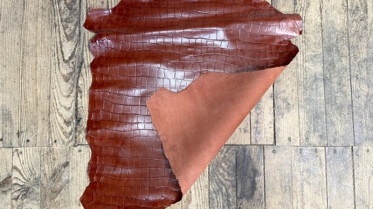Peau de cuir de chèvre façon grain crocodile brun rouge maroquinerie Cuirenstock