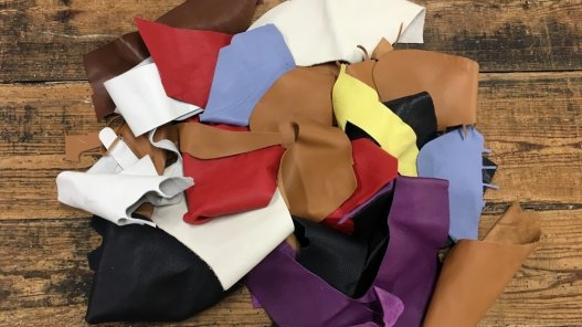 chutes de cuir de veau divers couleurs maroquinerie accessoire cuir en stock